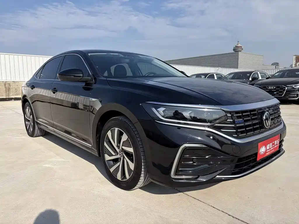 Volkswagen Passat PHEV — фото 3