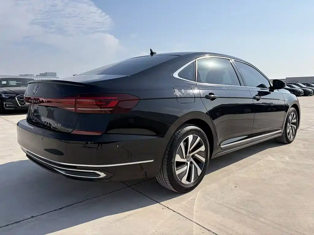 Volkswagen Passat PHEV — фото 6