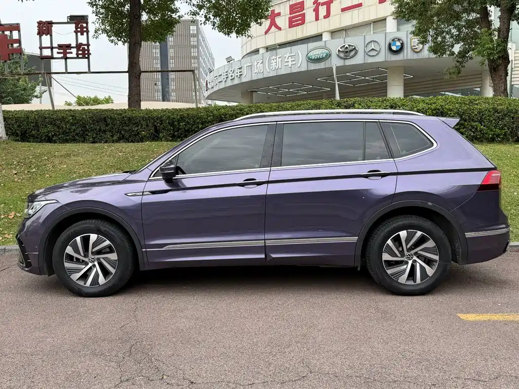 Volkswagen Tiguan L PHEV — фото 3