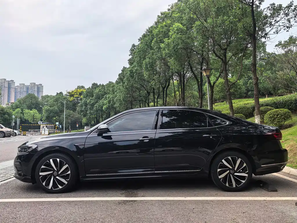 Volkswagen Passat — фото 7