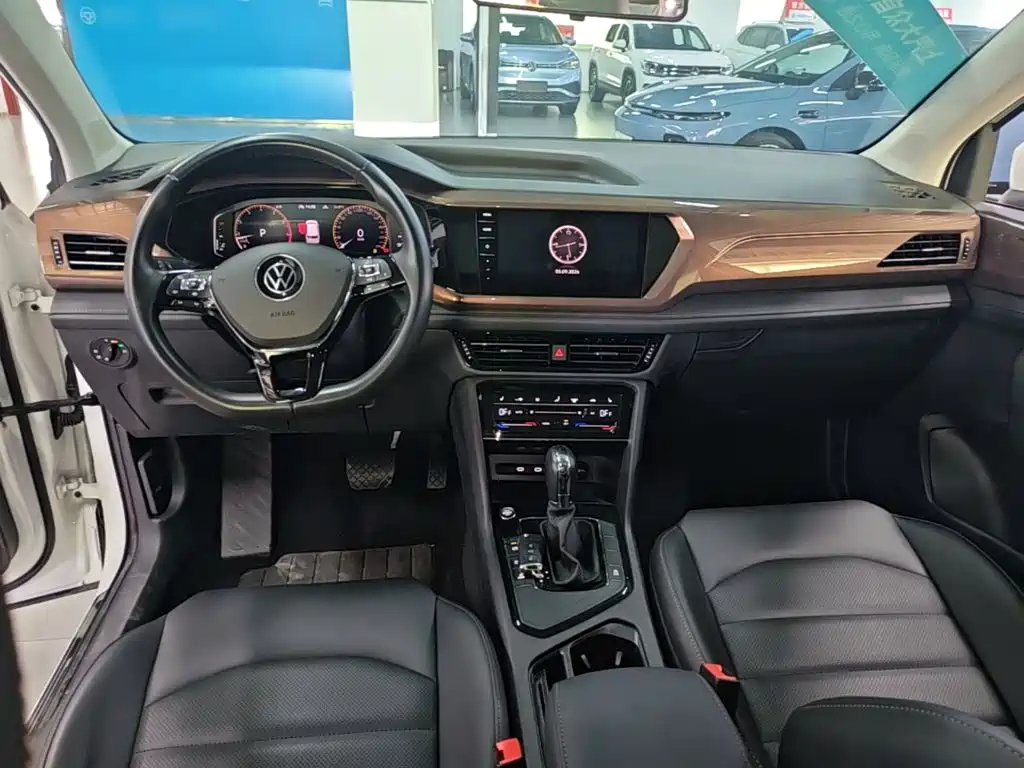 Volkswagen Tharu — фото 10