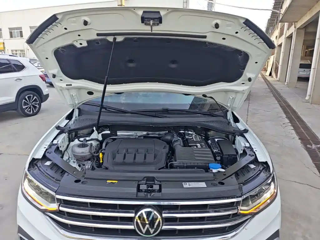 Volkswagen Tiguan L — фото 20