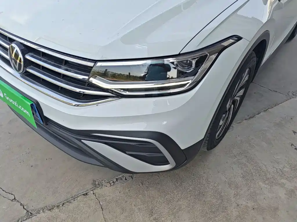 Volkswagen Tiguan L — фото 24