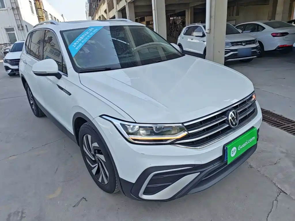 Volkswagen Tiguan L — фото 4