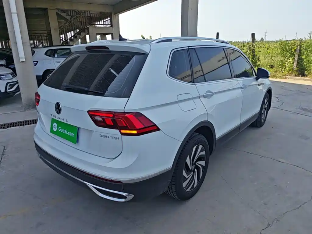 Volkswagen Tiguan L — фото 7