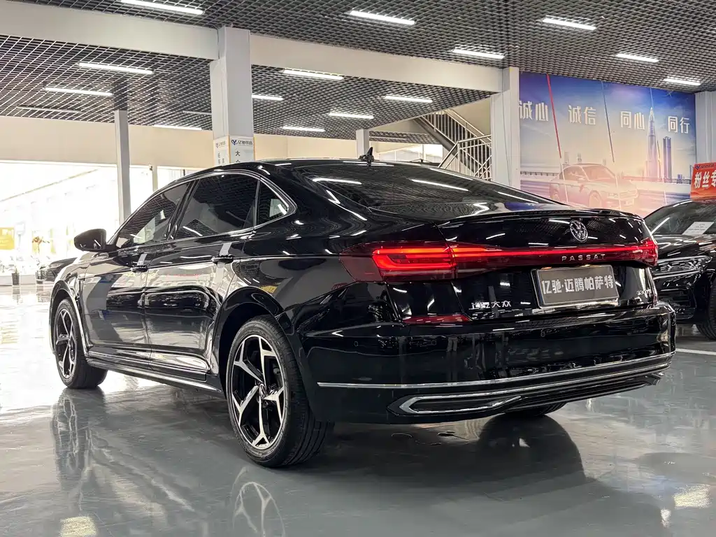 Volkswagen Passat — фото 8