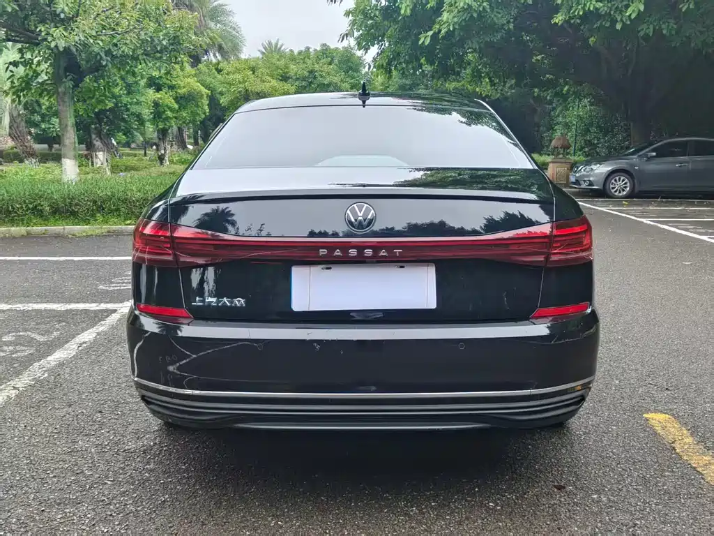 Volkswagen Passat — фото 8