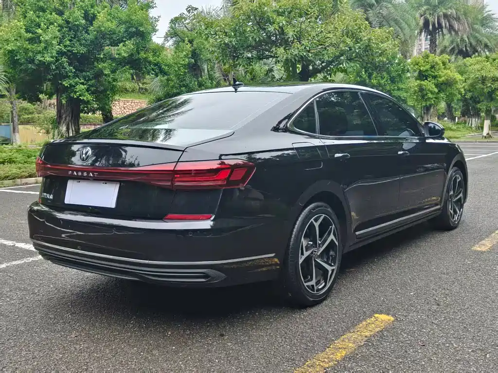Volkswagen Passat — фото 9