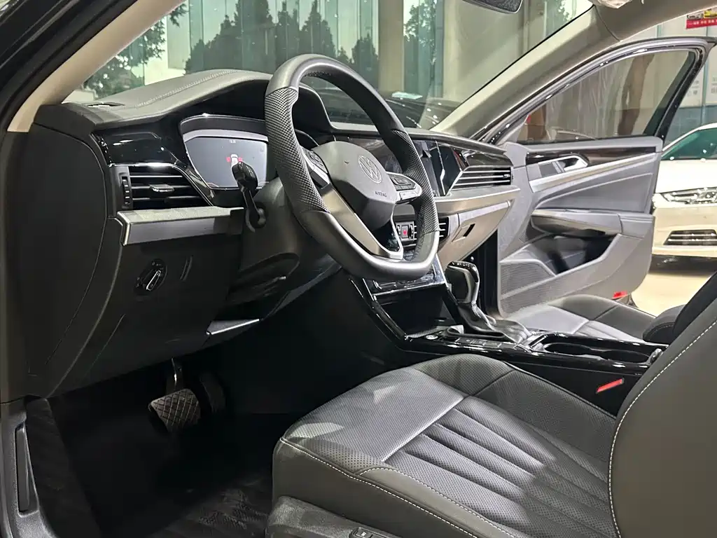 Volkswagen Passat — фото 19