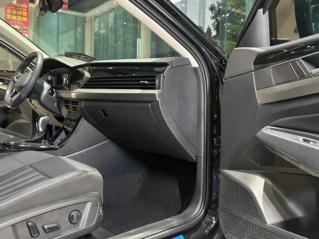 Volkswagen Passat — фото 21