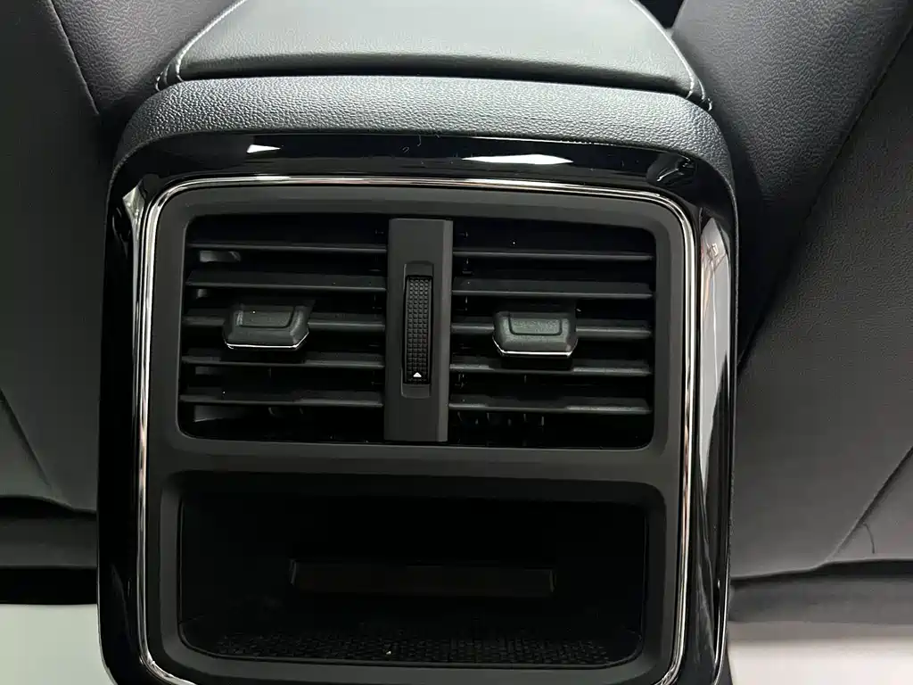 Volkswagen Passat — фото 11