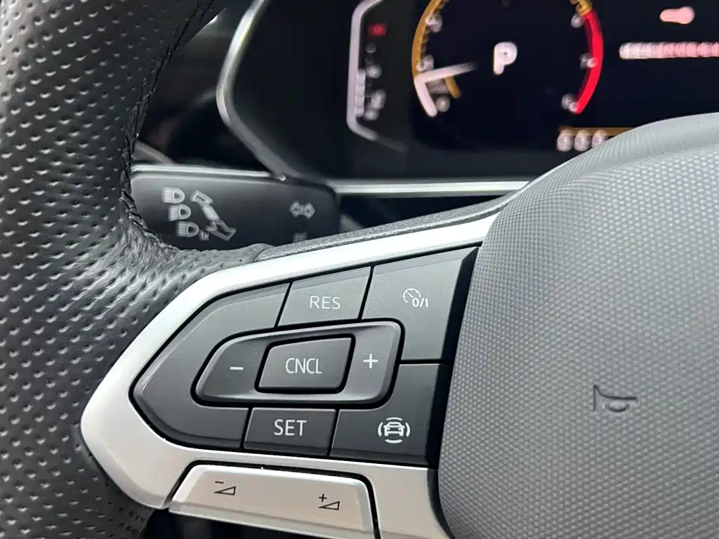 Volkswagen Passat — фото 17