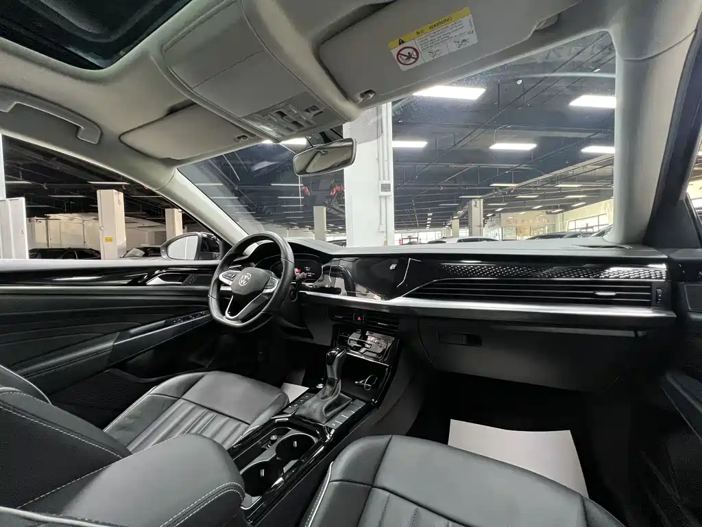 Volkswagen Passat — фото 26