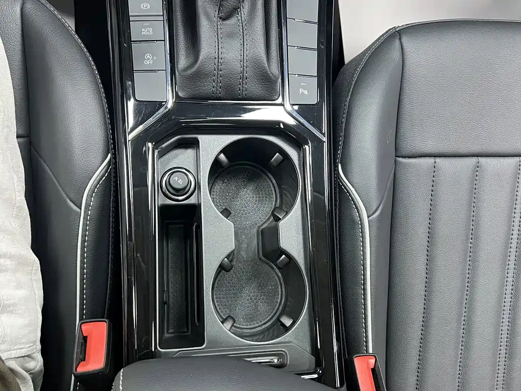 Volkswagen Passat — фото 10