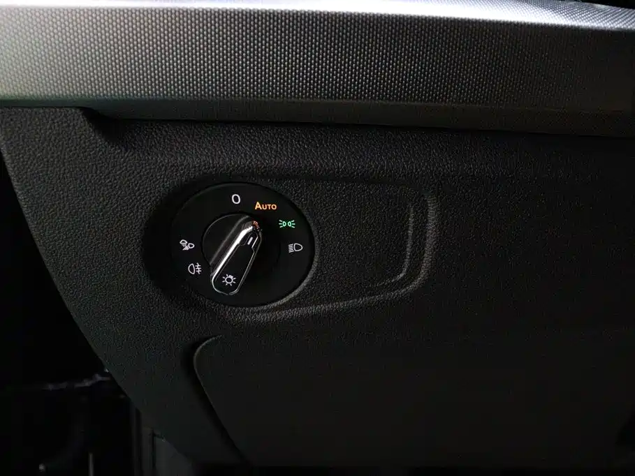 Volkswagen Passat — фото 15