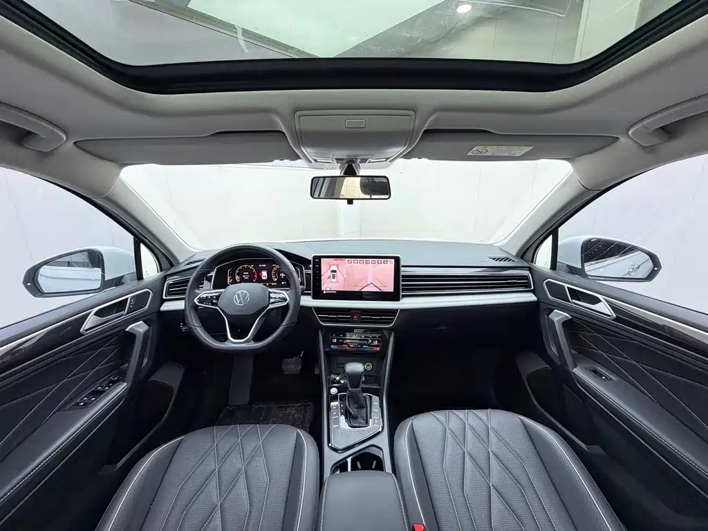 Volkswagen Tiguan L — фото 17