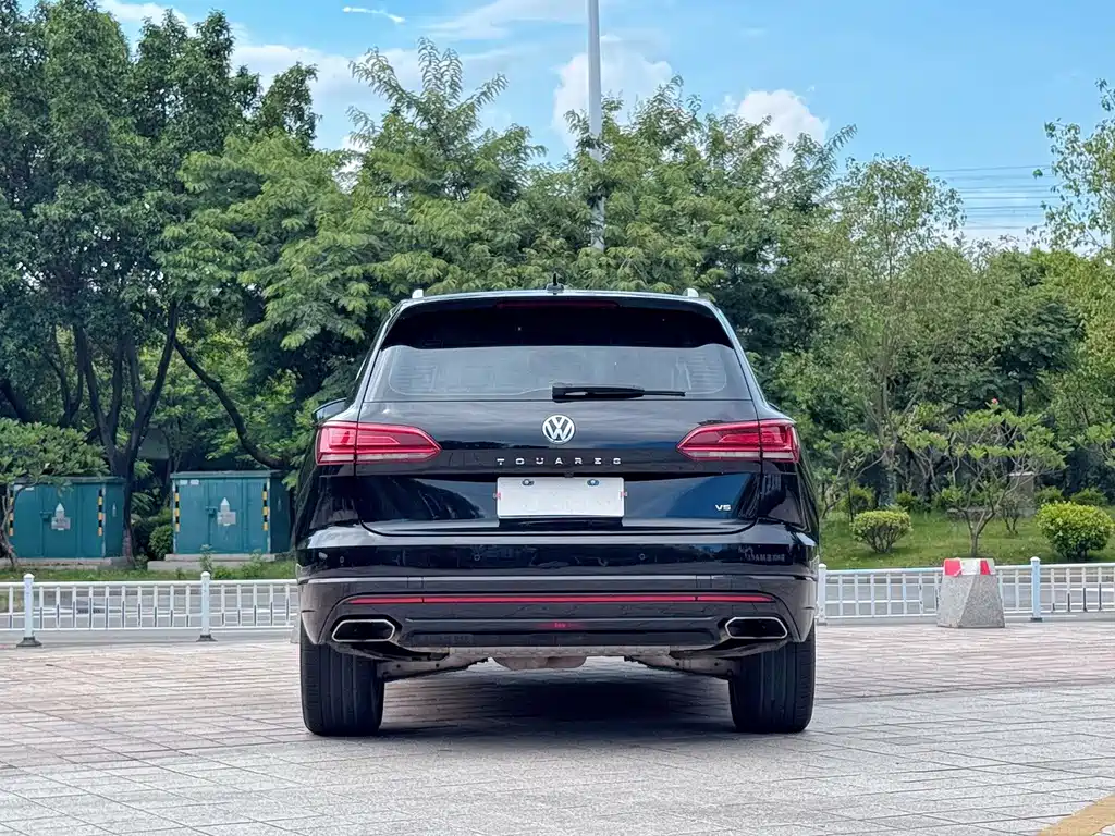 Volkswagen Touareg — фото 5