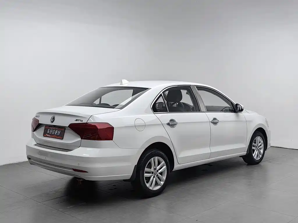 Volkswagen Jetta — фото 2