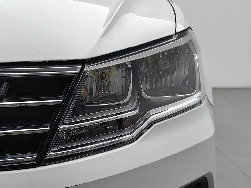Volkswagen Jetta — фото 7