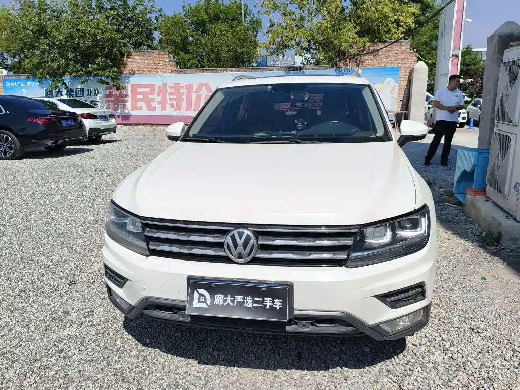 Volkswagen Tiguan L — фото 2