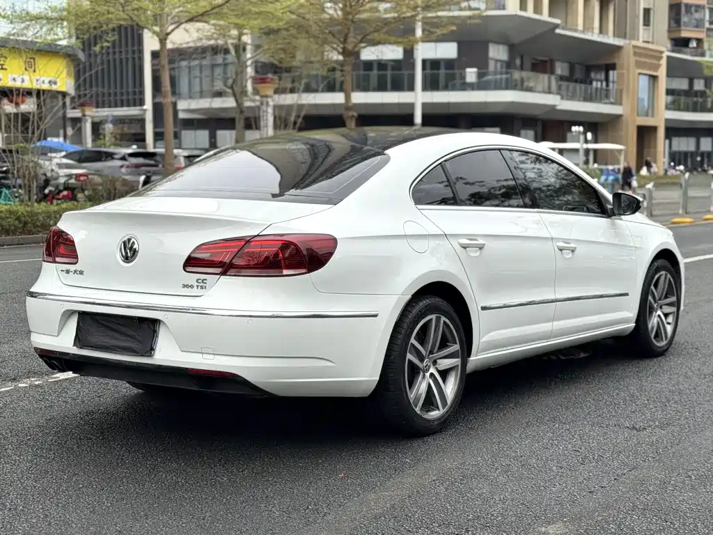 Volkswagen CC — фото 6