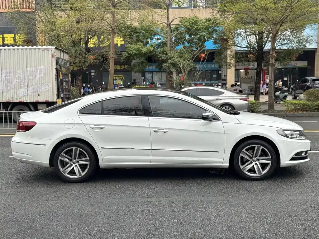Volkswagen CC — фото 8