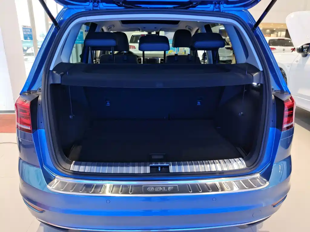 Volkswagen Golf Sportsvan — фото 10