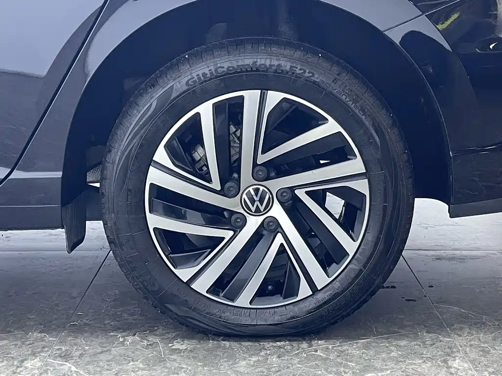 Volkswagen Lavida — фото 10
