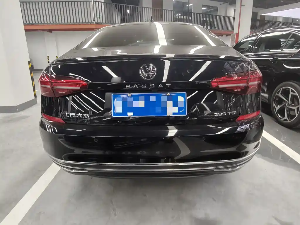 Volkswagen Passat — фото 14