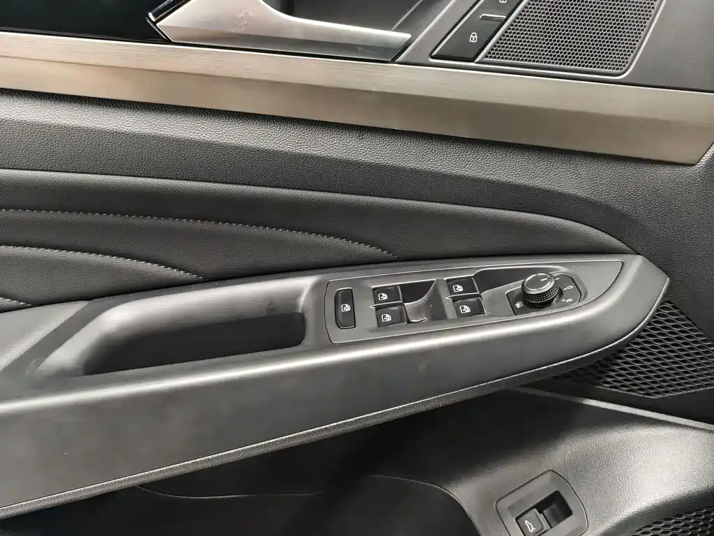 Volkswagen Passat — фото 5