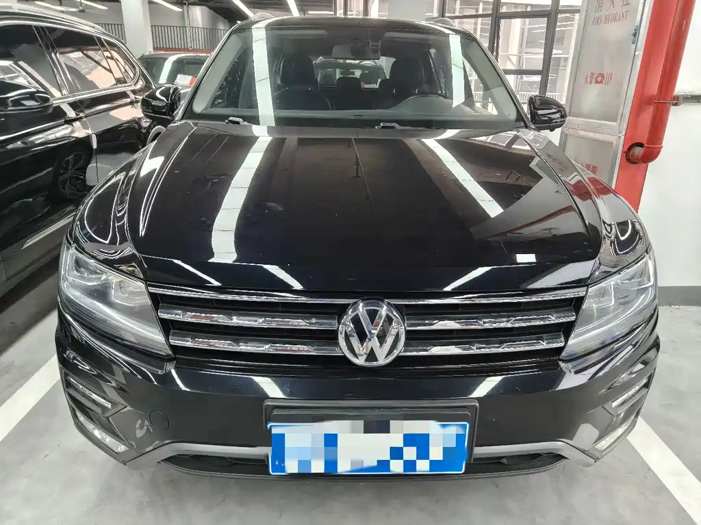 Volkswagen Tiguan L — фото 2