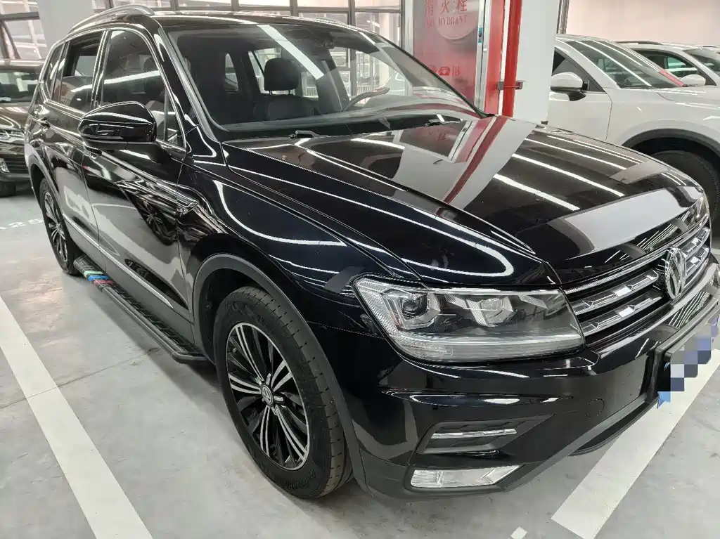 Volkswagen Tiguan L — фото 3