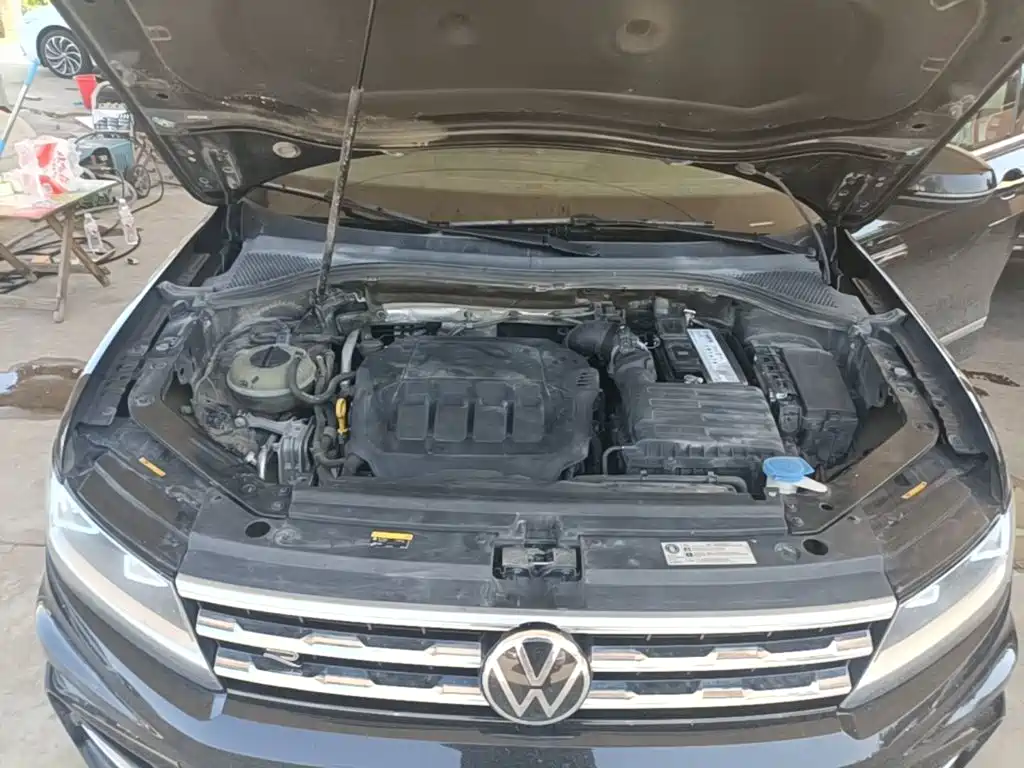 Volkswagen Tiguan L — фото 20