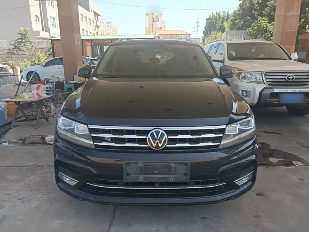Volkswagen Tiguan L — фото 3