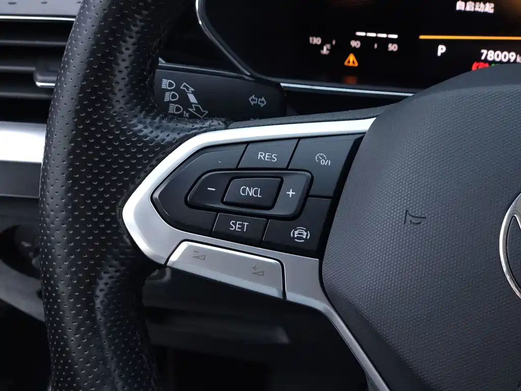 Volkswagen Passat — фото 13