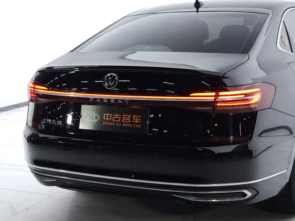 Volkswagen Passat — фото 19