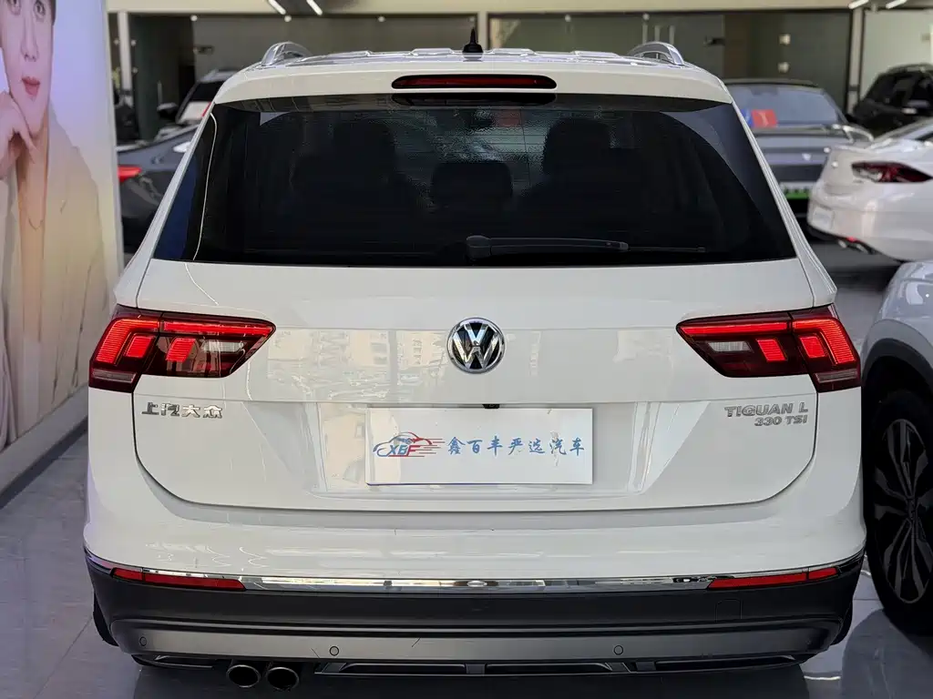 Volkswagen Tiguan L — фото 9