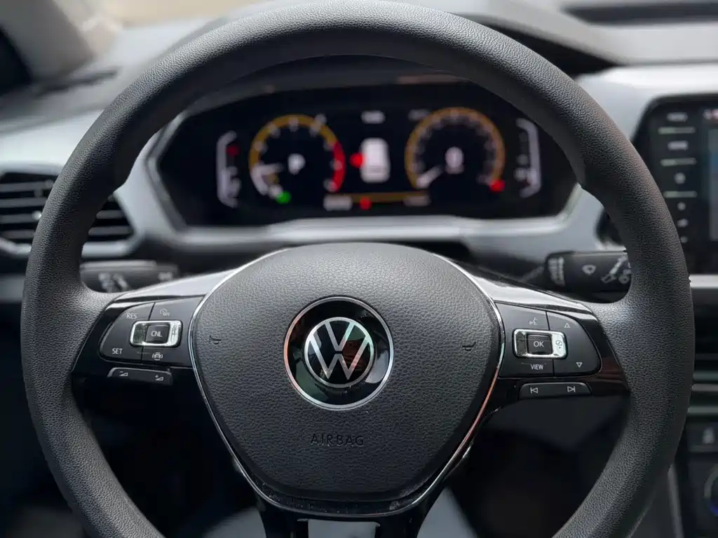 Volkswagen T-Cross — фото 19