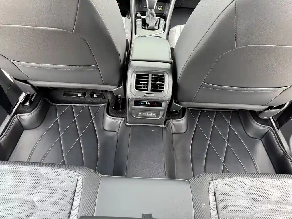 Volkswagen Tiguan X — фото 24