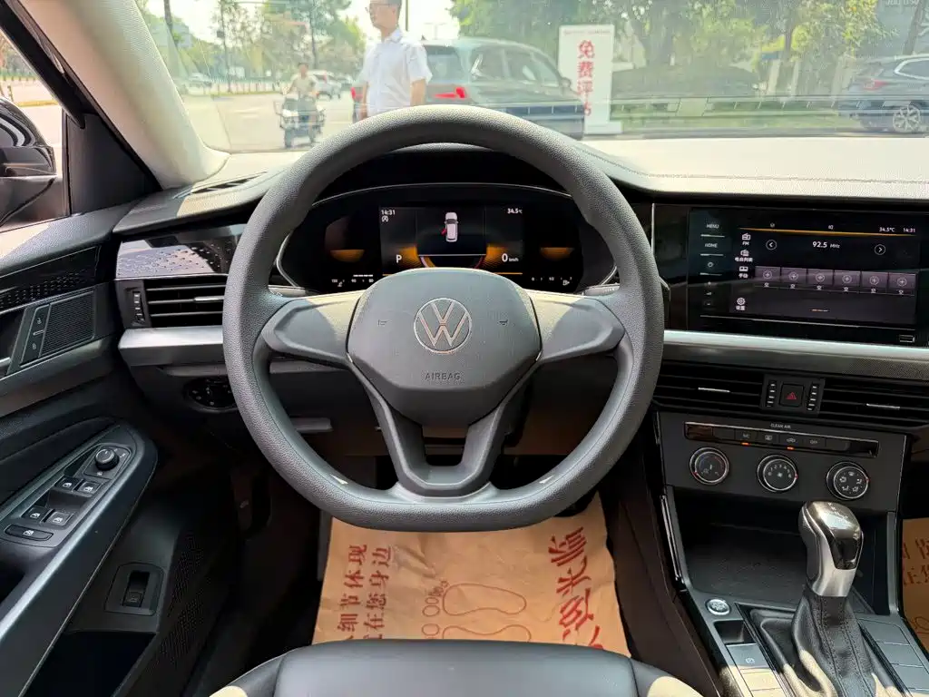 Volkswagen Passat — фото 14