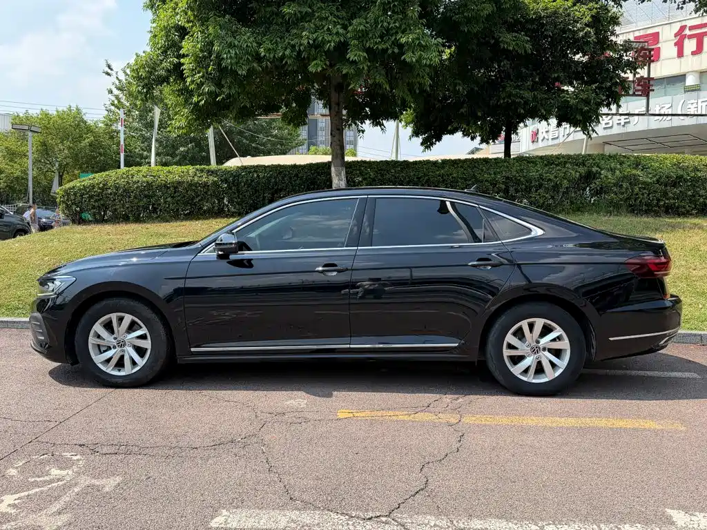 Volkswagen Passat — фото 3