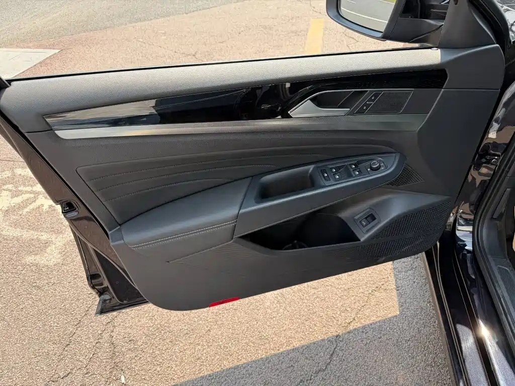 Volkswagen Passat — фото 6