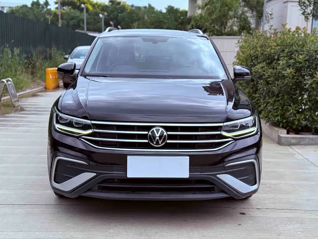 Volkswagen Tiguan L — фото 2