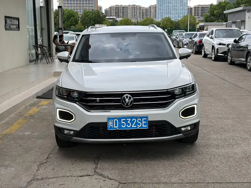 Volkswagen T-Roc — фото 2