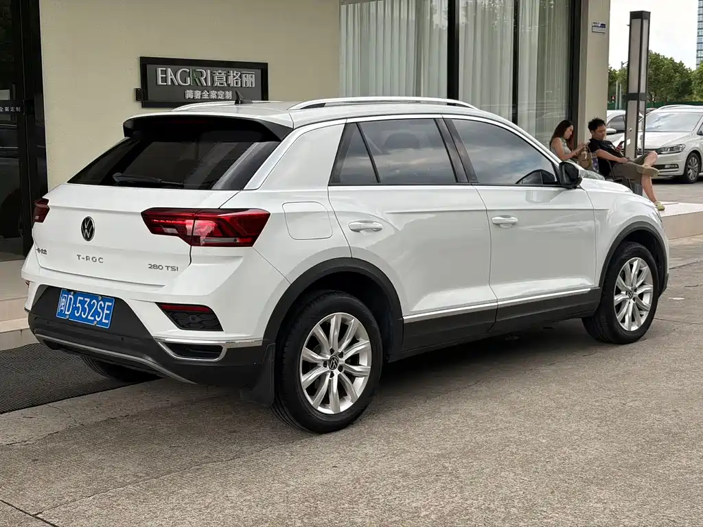 Volkswagen T-Roc — фото 5