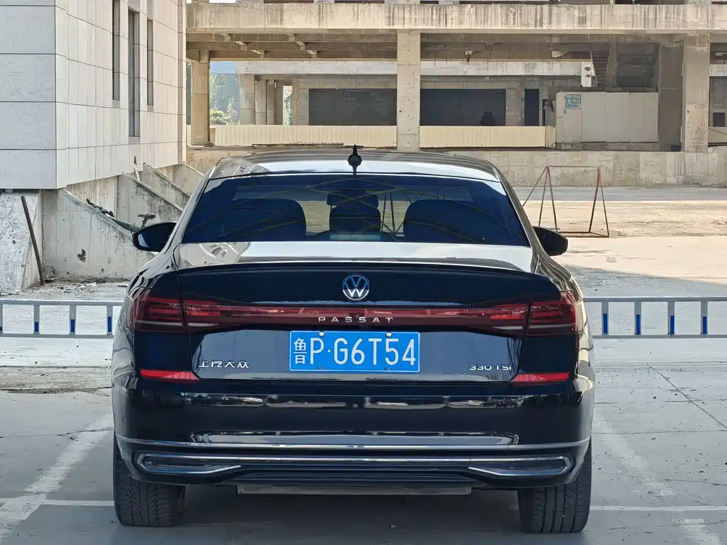 Volkswagen Passat — фото 6