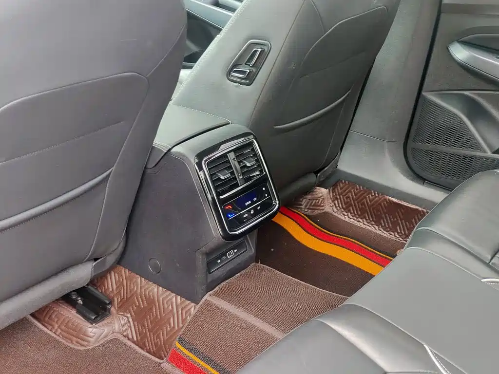 Volkswagen Passat — фото 9