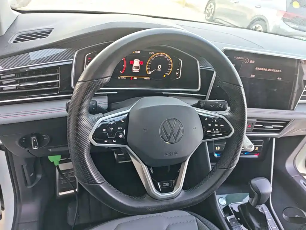 Volkswagen Tiguan X — фото 11