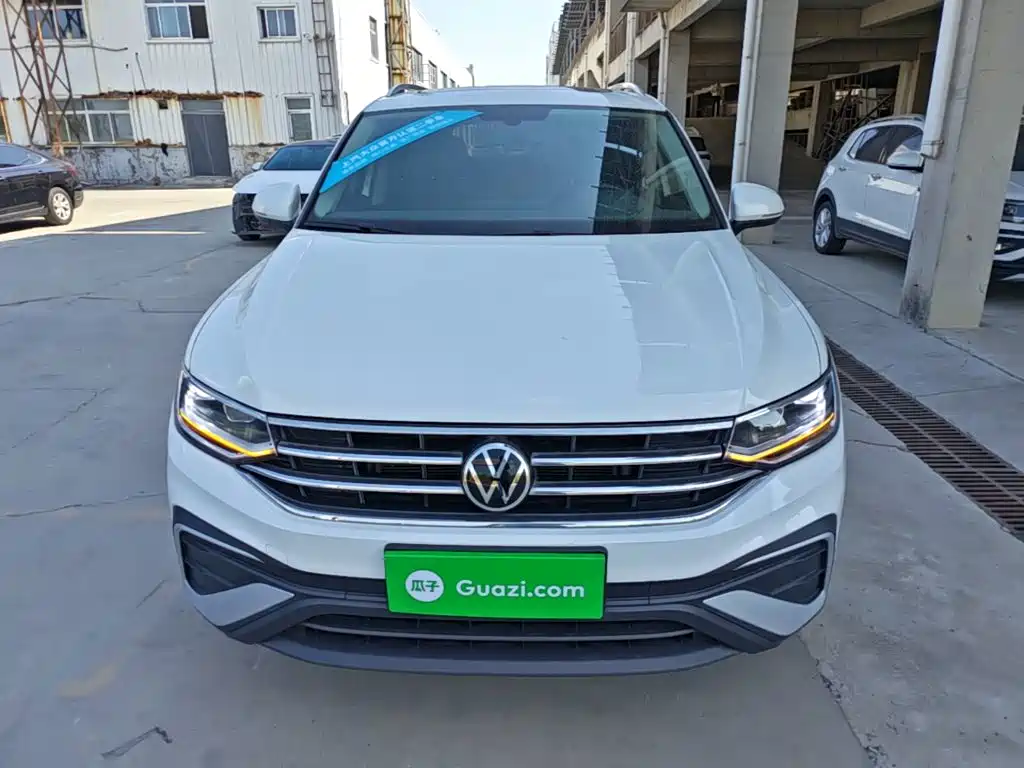 Volkswagen Tiguan L — фото 3