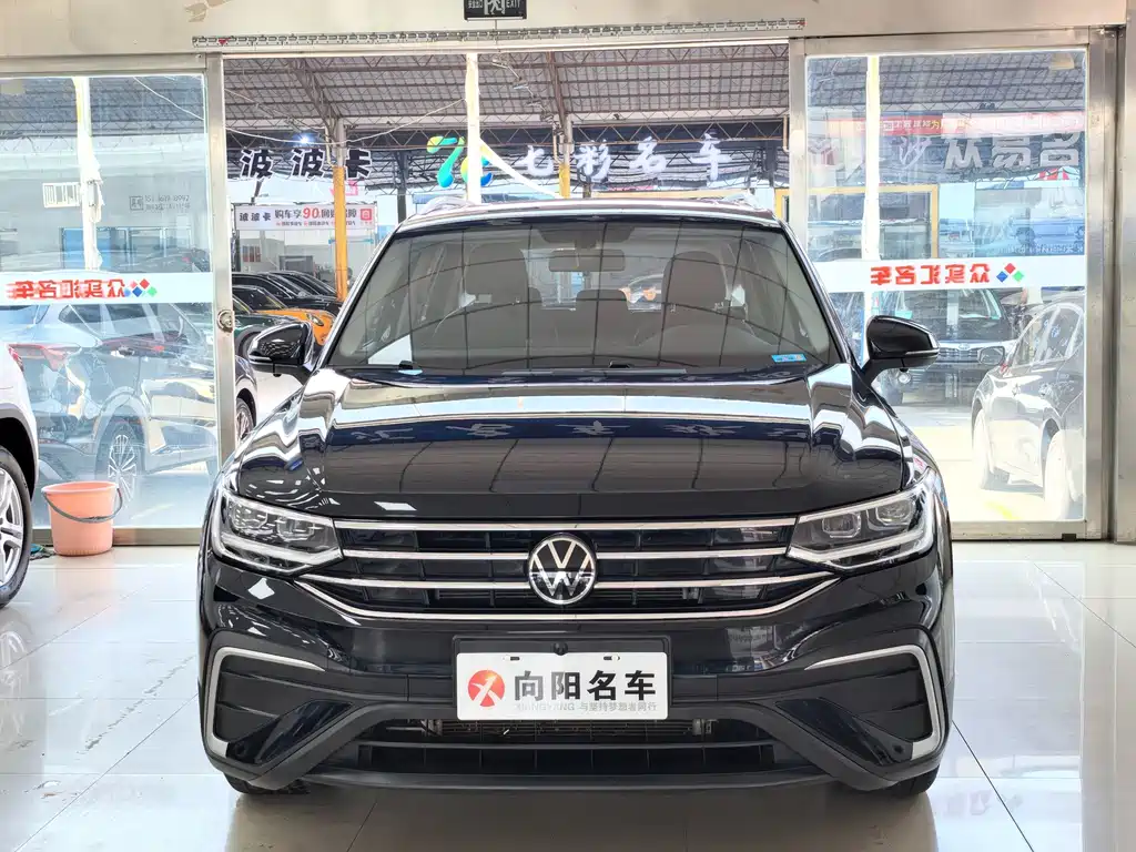 Volkswagen Tiguan L — фото 2
